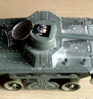 Giocattolo epoca latta Carro armato Tank Joustra Breveté S.G.D.G. made in France