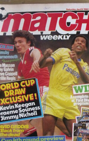 Match magazine soccer 23/01/1982 Team groups Grimsby Bournemouth