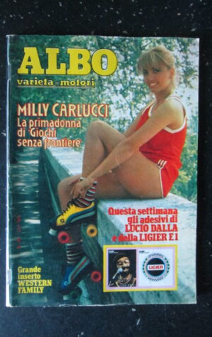 ALBO VARIETA MOTORI 26 1980 MILLY CARLUCCI + ADESIVO LUCIO DALLA E LIGIER [G389]